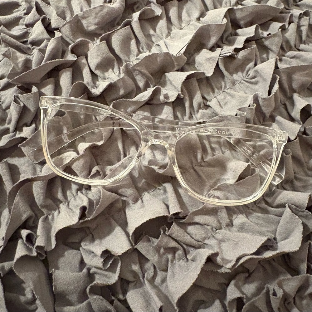 Max studio Crystal reading glasses +2.00